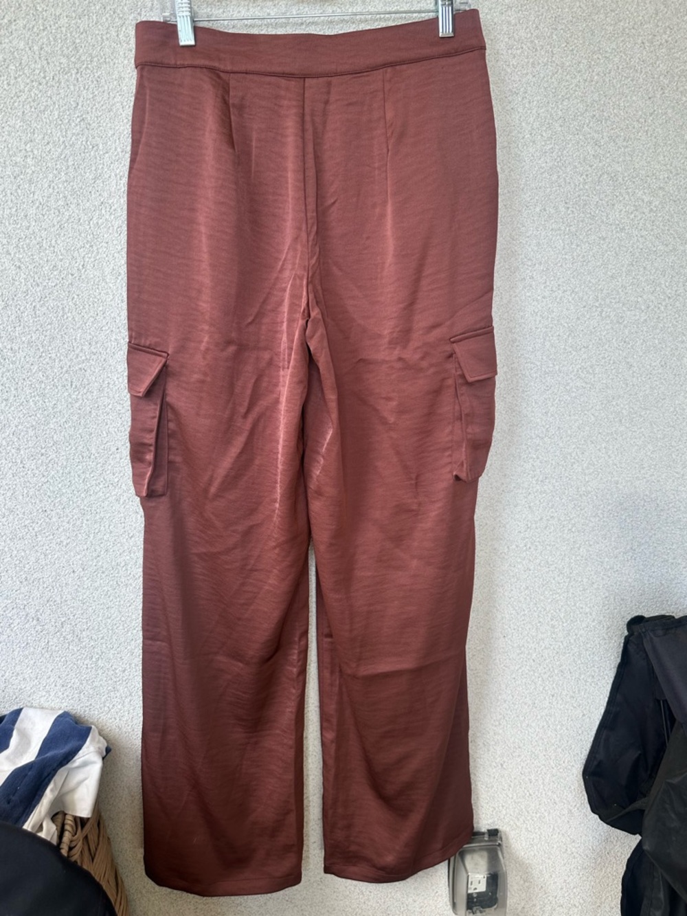 G by Giuliana Black Label Straight Leg Satin Cargo Pants, Size 10 NEW - Picture 4 of 4